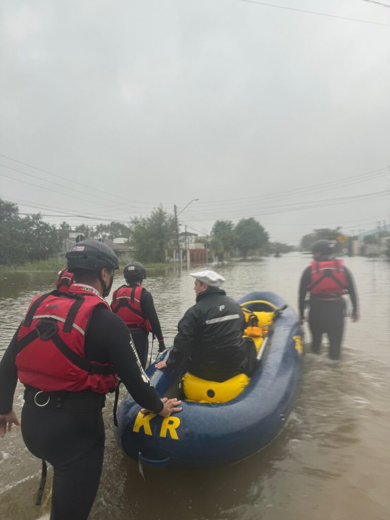 Bombeiros maranhenses reforçam missão humanitária no Rio Grande do Sul