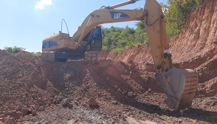 DOIS HOMENS SÃO PRESOS POR POSSIVEL EXTRAÇÃO ILEGAL DE AREIA E DESMATAMENTO