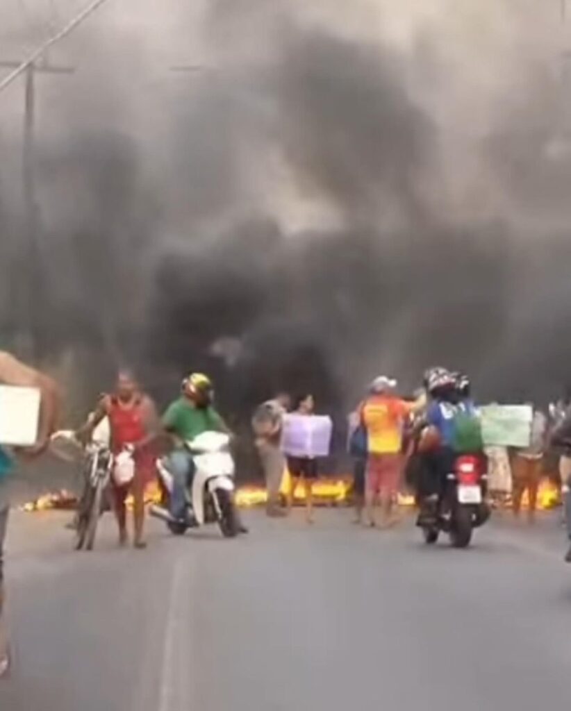 PROTESTO DE MORADORES INTERDITA MA-201 EM SÃO JOSÉ DE RIBAMAR