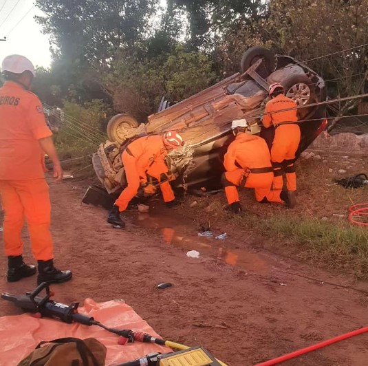 ACIDENTE NA BR-402 ENTRE BACABEIRA E ROSÁRIO DEIXA UMA PESSOA MORTA E TRÊS FERIDAS